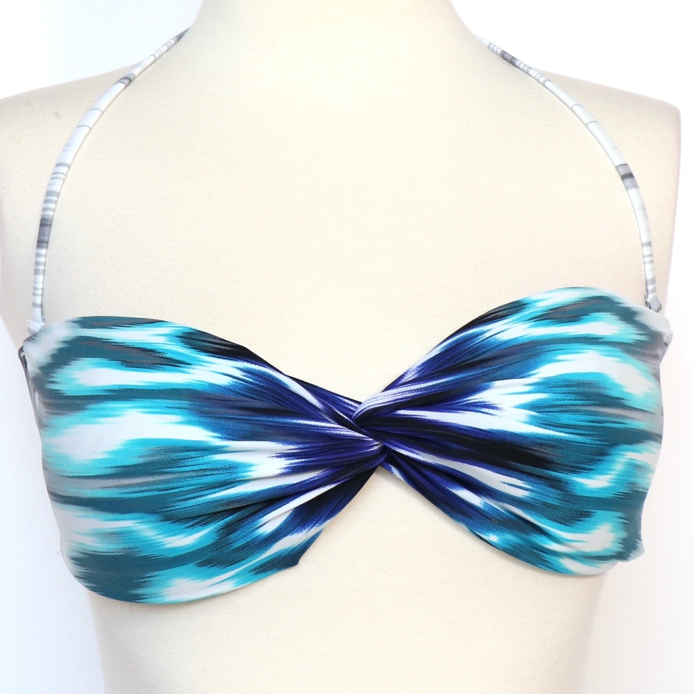 NWT Carmen Marc Valvo bikini top ties in back